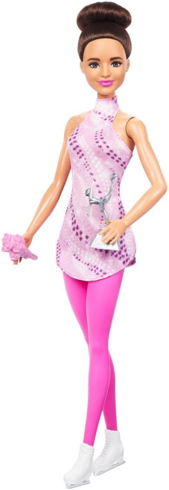 Muñeca Barbie Careers Fashion y accesorios, morena con traje de patinaje rosa extraíble con patines de hielo y trofeo, HRG37