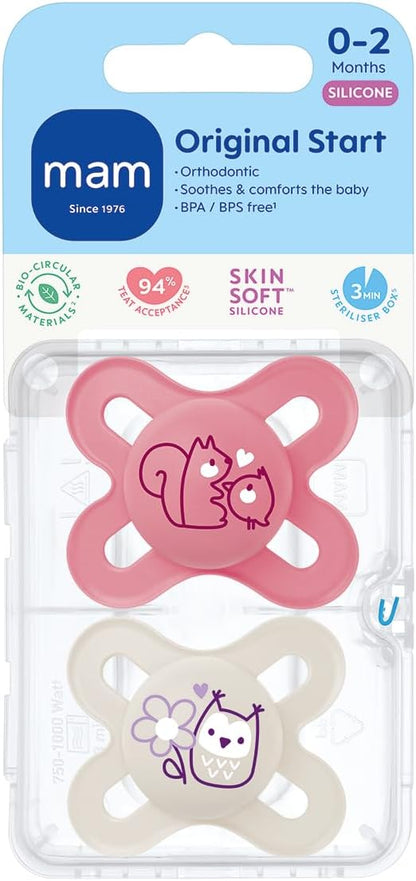 MAM Chupetas Original Start 0-2 meses (pacote com 2), chupetas para bebês com estojo de viagem autoesterilizante, itens essenciais para recém-nascidos, rosa/branco (os designs podem variar)