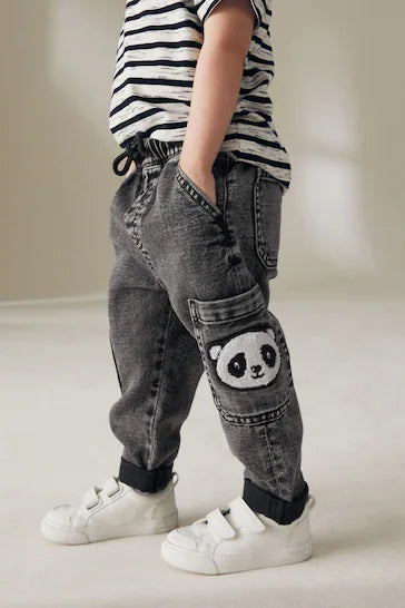 |Boy| Jeans Utilitários - Jeans Preto Com Panda (3 meses a 7 anos)