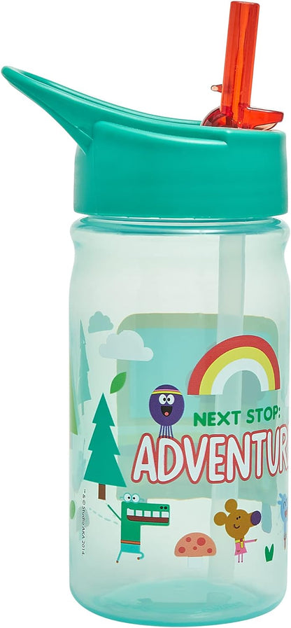 Hey Duggee Garrafa de água Adventure com canudo dobrável 380ml - Mercadoria oficial da Polar Gear - Crianças reutilizáveis sem derramamento sem BPA - Plástico reciclável - Para piquenique esportivo em berçário escolar - Verde