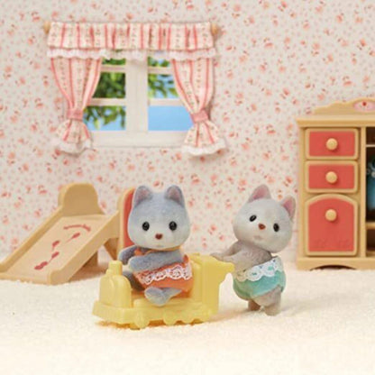 Sylvanian Families Husky Twins - conjunto de casa de bonecas 5638