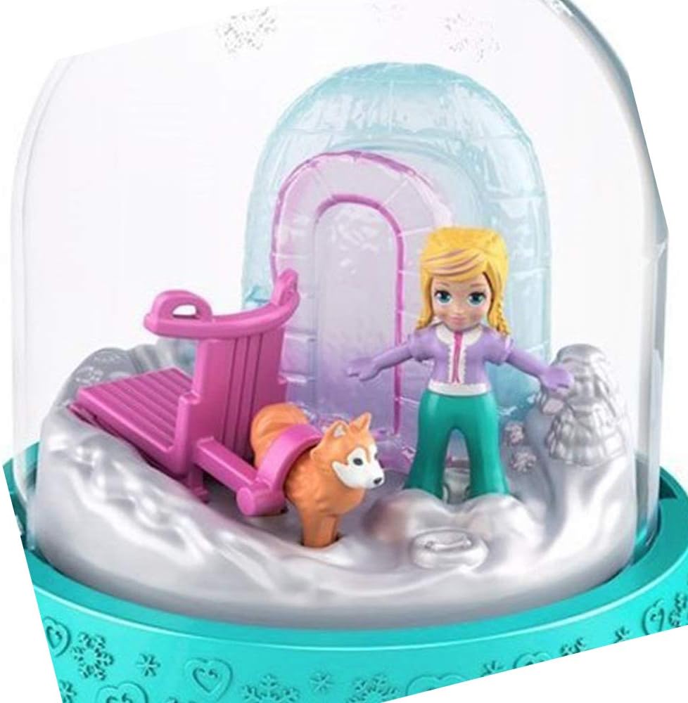 Polly Pocket Winter Fun Snow Globe - Polly vai de trenó puxado por cães até seu iglu