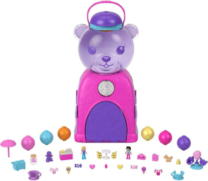 Polly Pocket Gumball Bear Playset, 4 espaços para brincar, 32 peças para brincar: 2 bonecas, chicletes não comestíveis e recurso de chicletes recarregáveis, 4 anos ou mais