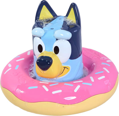 Toomies Bluey Splash and Float Bluey - Copo de despejar de brinquedo de banho com furos de chuveiro e anel de piscina de brinquedo de roda d'água - Brinquedos sensoriais de água - Bluey Toys oficialmente licenciados - Brinquedos de banho para bebês