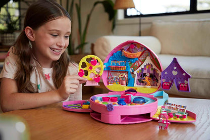 Polly Pocket Mochila Theme Park compacta com 2 bonecas, acessórios e diversas atividades