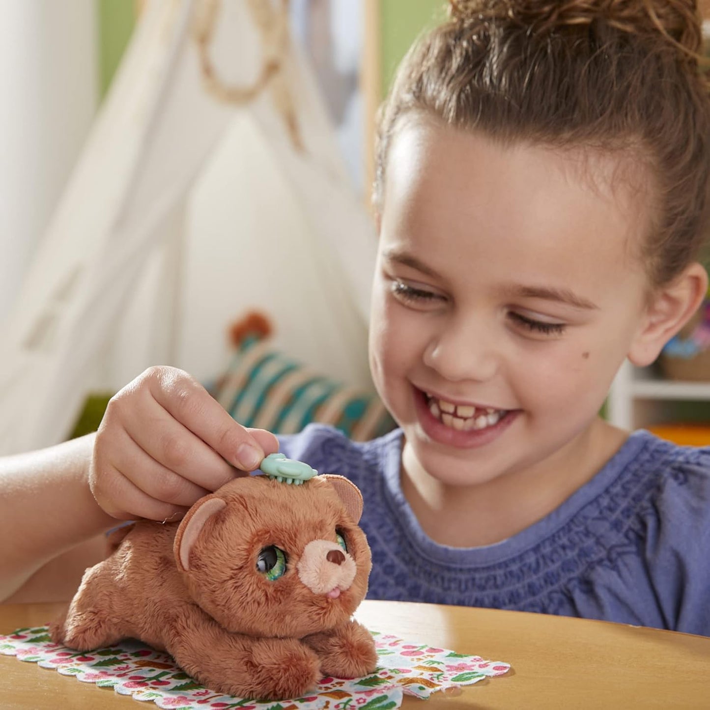 Hasbro furReal Newborns Bears, brinquedo de pelúcia animatrônico interativo com efeitos sonoros, fecha os olhos, a partir de 4 anos, F4158, multicolorido