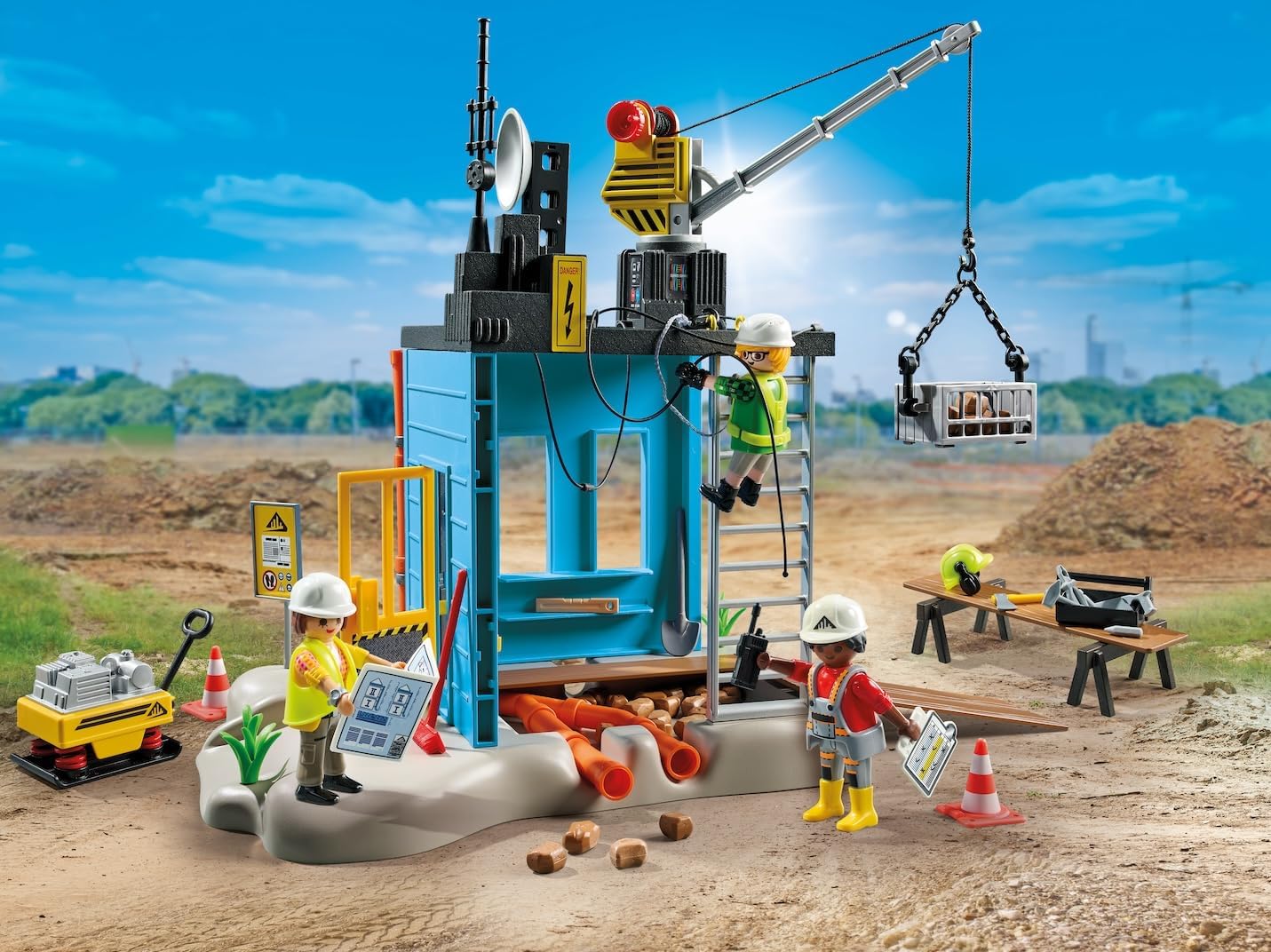 Playmobil 71650 Action Heroes: Construction Site Promo Pack, com três figuras, guindaste móvel e muitos extras adicionais, conjuntos de jogos detalhados adequados para crianças a partir de 4 anos