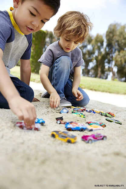 Hot Wheels Pacote de 20 carros variados veículos de brinquedo em escala 1:16 Ótimo presente para crianças e colecionadores de 3 a 93 anos Coleção instantânea para iniciantes Perfeito para brindes de festa, H7045