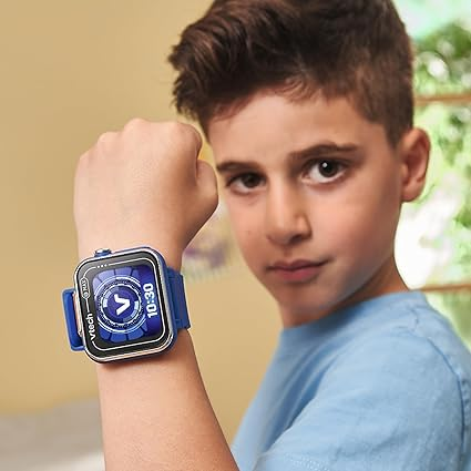 VTech KidiZoom Smart Watch Max, relógio para crianças com jogos, câmera dupla para fotos e selfies, 8 jogos, pedômetro, tela colorida, efeitos engraçados e muito mais, para bebês de 4, 5, 6, 7 anos ou mais, azul