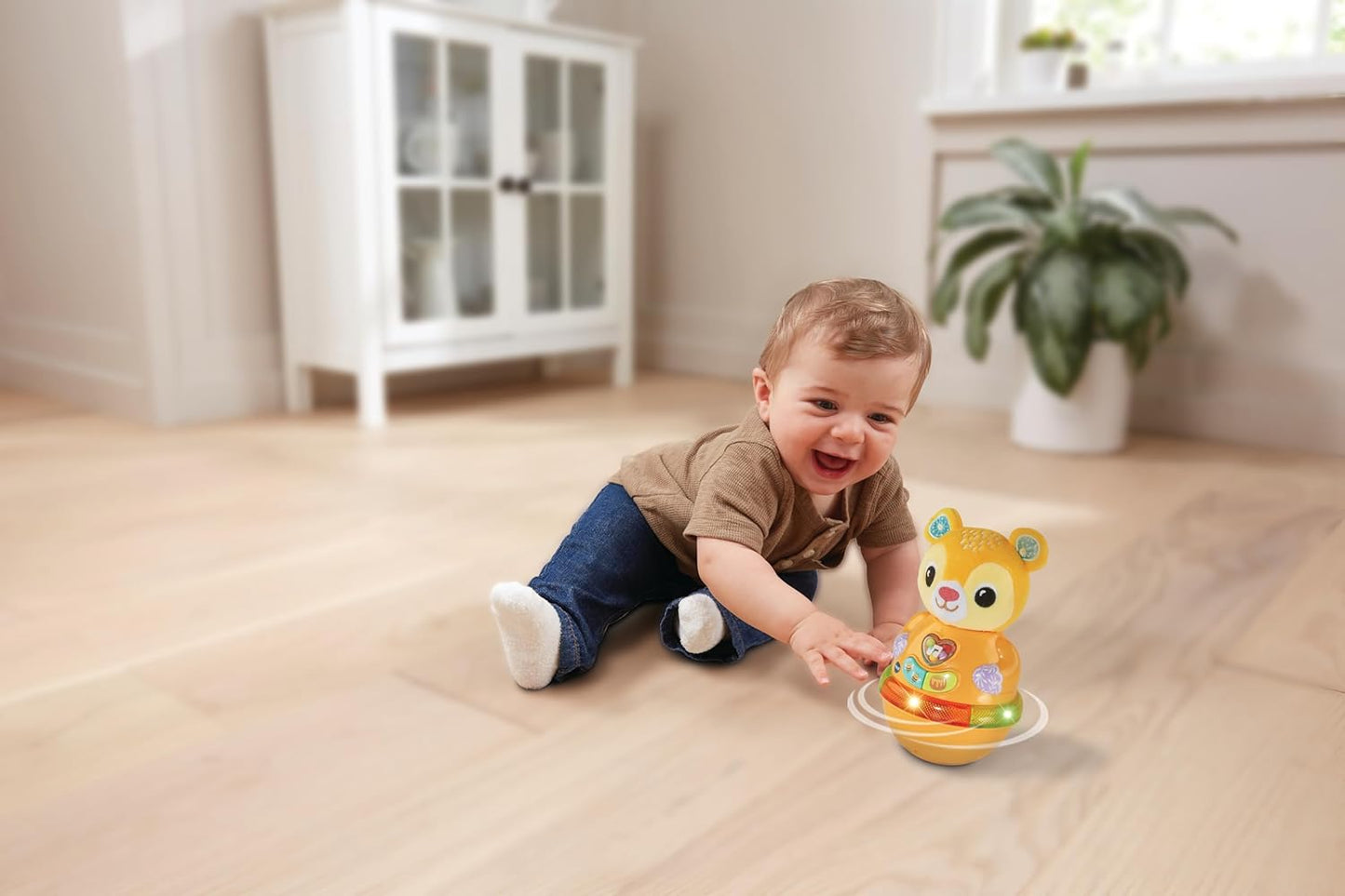 VTech Baby Rock and Roll Bear, brinquedo oscilante interativo com sensor de movimento para brincadeiras de causa e efeito, frases, sons e músicas para habilidades sensoriais e motoras, para bebês de 6, 9, 12, 18 meses +, versão em inglês