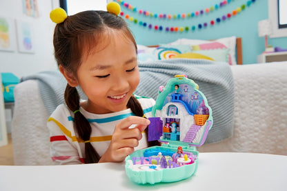 Polly Pocket Dolls e Playset, brinquedo de viagem com exterior Fidget, Snow Sweet Penguin Compact com 13 acessórios, HRD34