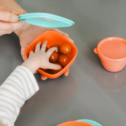 Nuby Potes de armazenamento Good Square Meal Nesting - Duráveis | Laváveis na máquina de lavar louça | Autoalimentados (pacote com 3)