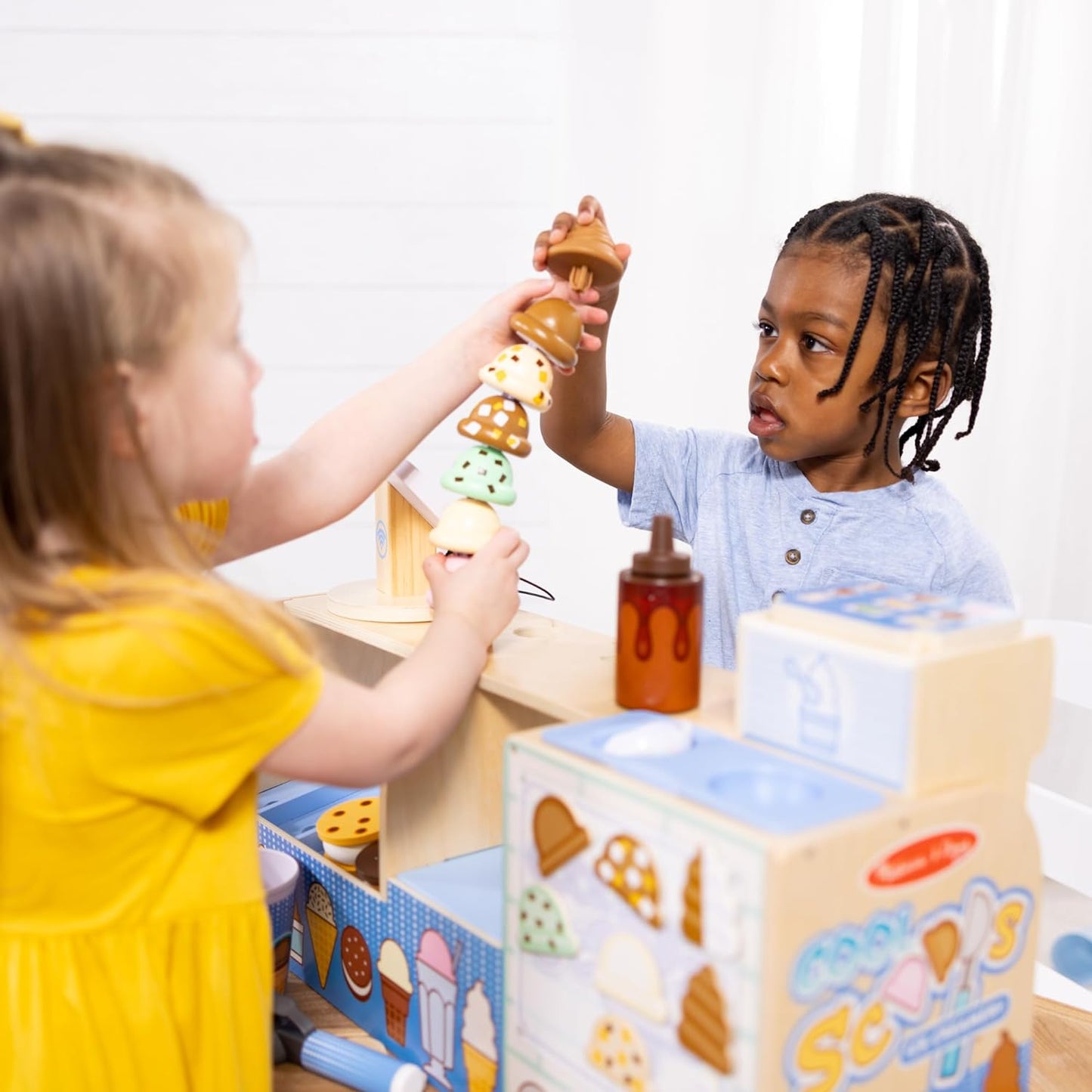 Melissa & Doug Colheres legais de madeira para brincar de sorvete, brinquedo de cozinha, brinquedo de sorvete para meninas e meninos, brinquedo montessori de fingir comida de 3 anos, presente para menino ou menina de 3 anos