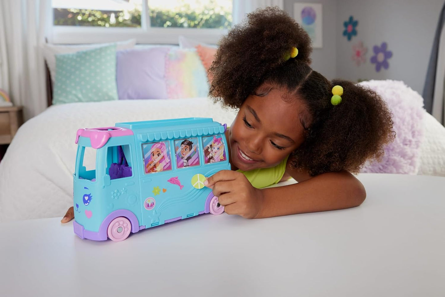 Polly Pocket Micro Dolls e veículo camper van transformador, acessórios incluem animais de estimação e carro de brinquedo, conjunto de jogos de aventura móvel para animais de estimação, JCC22