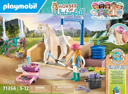 Playmobil 71354 Estación de lavado de caballos en cascada con Isabella y la Leona, paseos extensos y selfies conjuntos, juegos de rol divertidos e imaginativos, juegos sostenibles adecuados para niños a partir de 5 años