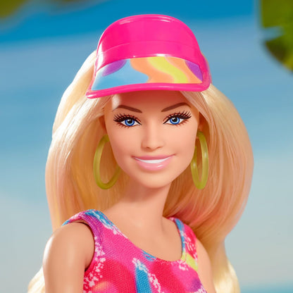 Barbie O FILME, Margot Robbie como boneca Barbie, traje de patinação inLine, visual icônico do filme, equipamento de skate neonx, HR 04