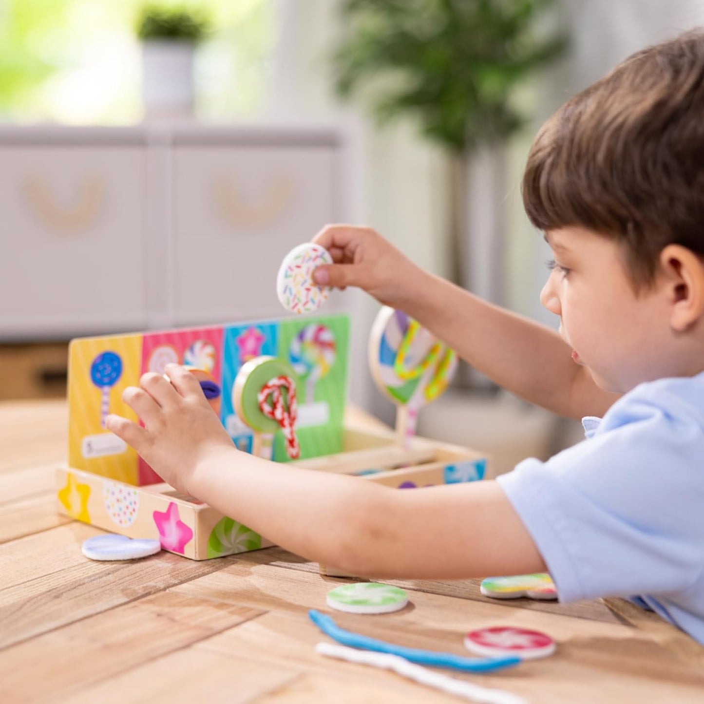 Melissa & Doug Conjunto de brinquedos de pirulito de madeira para meninas e meninos em idade pré-escolar 3+