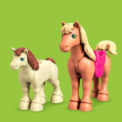 MEGA Conjunto de construção Barbie Horse Jumping - Inclui 68 blocos de construção - 1 microboneca, cavalo e pônei - 3 itens de moda - Adereços estáveis - Presente para crianças a partir de 4 anos - HDJ84