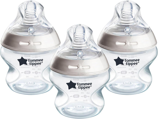 Tommee Tippee Natural Start Biberón anticólicos, 150 ml, 0+ meses, tetina de flujo lento similar al pecho para cierre natural, válvula anticólicos, autoesterilizante, paquete de 3