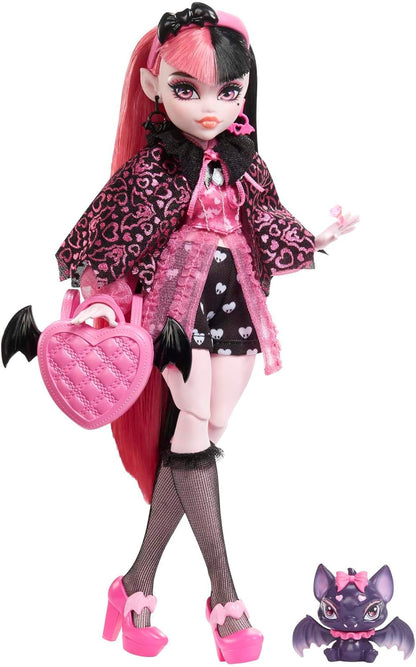 Monster High Boneca Draculaura, boneca vampira moderna com cabelo rosa e preto, Toy Bat Count Fabulous e acessórios para bonecas, brinquedos para maiores de 4 anos, uma boneca, HHK51