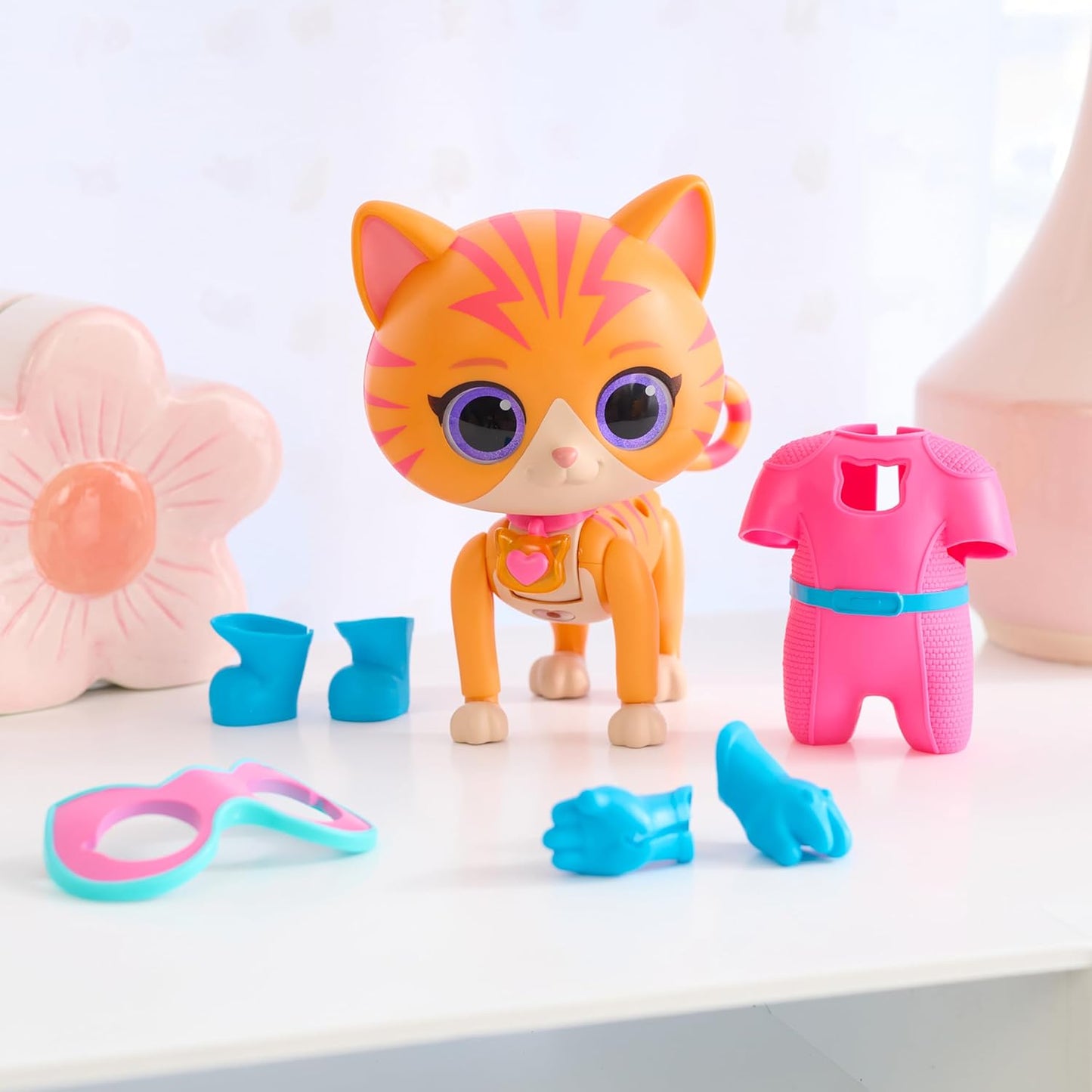 Just Play Disney Junior SuperKitties Cat-Tastic Transformando Ginny Lights and Sounds Figure, brinquedos infantis para maiores de 3 anos