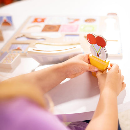 ¡Las pistas de Melissa y Doug Blue y tú! Tablero de actividades de madera con tarjetas de consejos | Paquete de tablero de actividades para niños | Juego de desarrollo | 3+ | Regalos para niño o niña