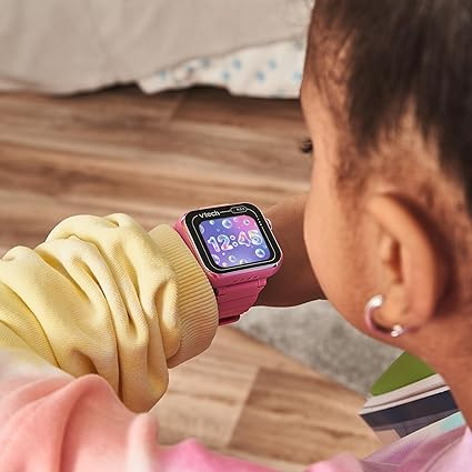 VTech KidiZoom Smart Watch Max, relógio para crianças com jogos, câmera dupla para fotos e selfies, 8 jogos, pedômetro, tela colorida, efeitos engraçados e muito mais, para bebês de 4, 5, 6, 7 anos ou mais, azul