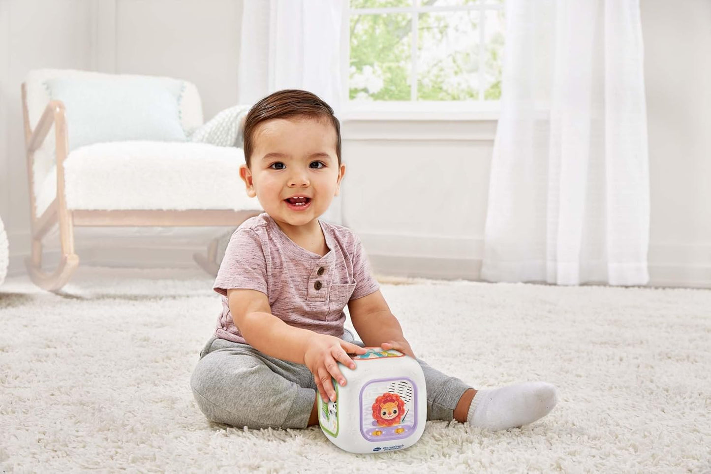 VTech Cubo musical com sons sensoriais para bebês, brinquedo interativo para bebês com rimas infantis, músicas clássicas e manipulativos, ensina animais e instrumentos, presente para bebês de 3, 6, 12, 18 meses ou mais, versão em inglês