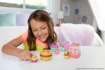 Polly Pocket Micro Dolls e compactos com carros de brinquedo, coleção de veículos com tema alimentar, variedade de revelação de pequenas retiradas com surpresas, JCR44