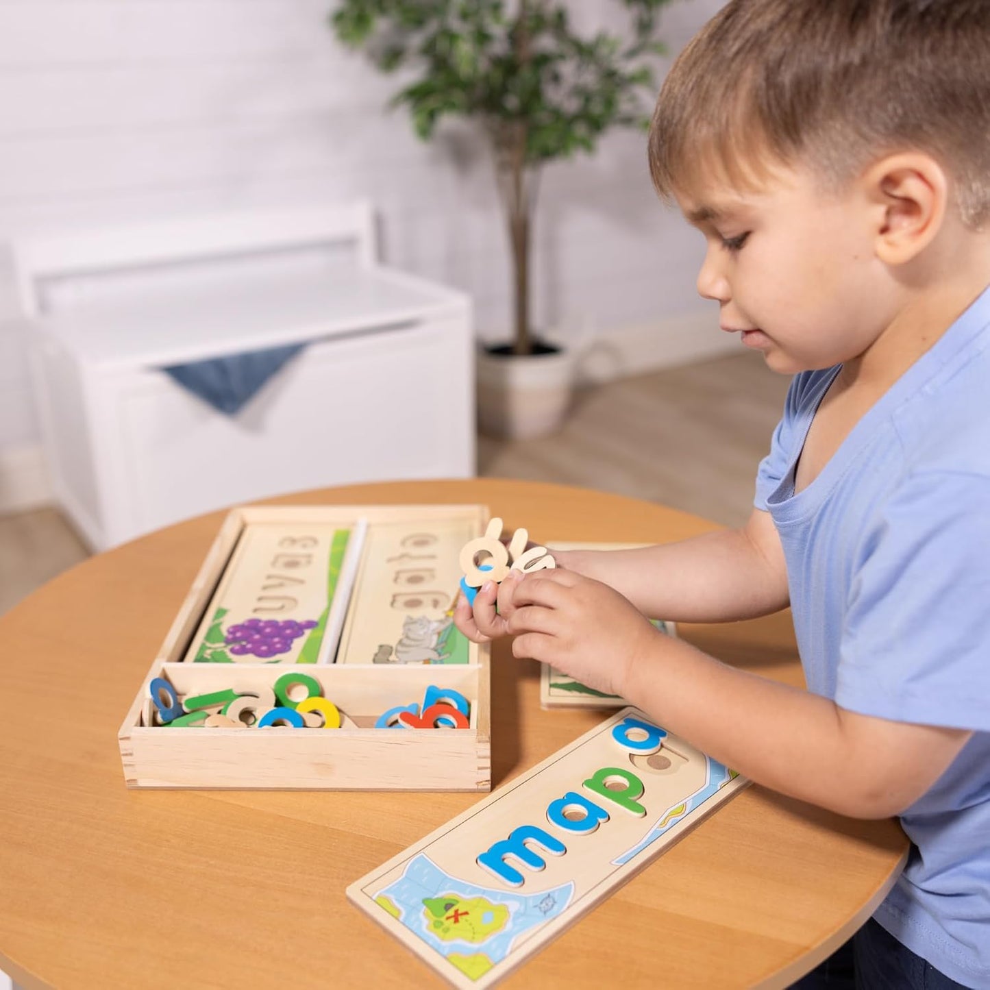 Melissa & Doug Espanhol See & Spell Brinquedo educacional de aprendizagem de línguas, brinquedos de desenvolvimento inicial e atividades, quebra-cabeça, quebra-cabeça de madeira, presente para menino ou menina de 3 anos