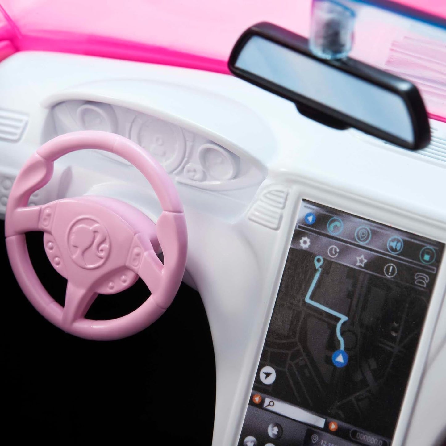 Barbie Veículo conversível de 2 lugares, carro rosa com rodas giratórias e detalhes realistas e boneca e acessórios, conjunto de viagem “Malibu”