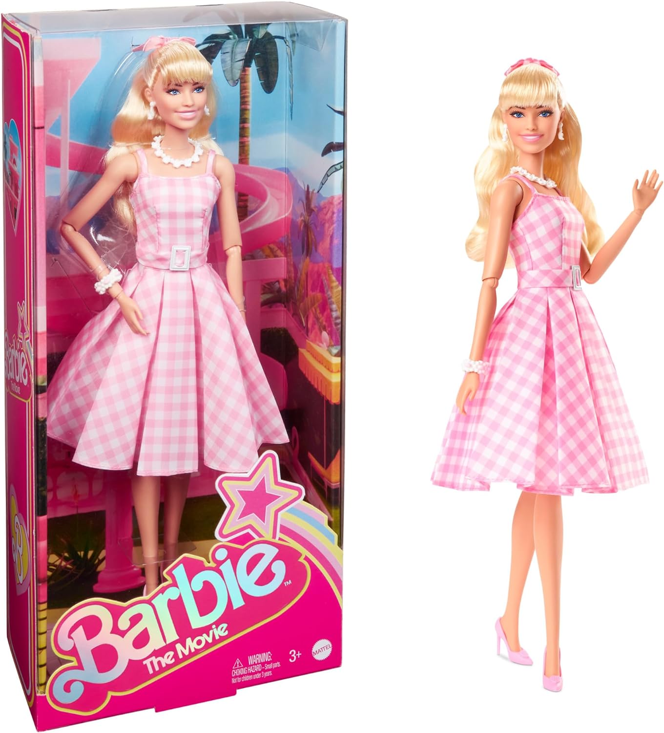 Barbie Boneco Ken colecionável do filme vestindo um grande casaco de pele falsa e colete preto com franjas e bandana, HRF31