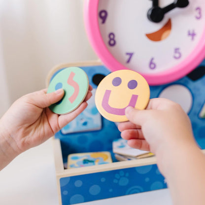 ¡Las pistas de Melissa y Doug Blue y tú! Reloj magnético Tickety Tock de madera