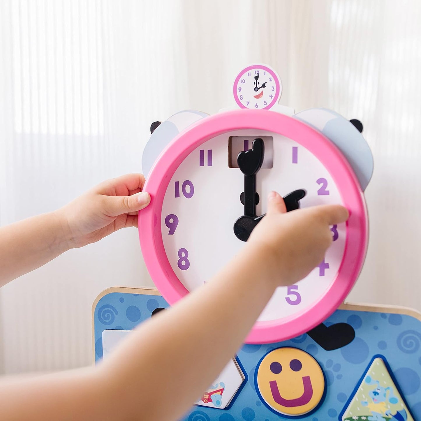 ¡Las pistas de Melissa y Doug Blue y tú! Reloj magnético Tickety Tock de madera