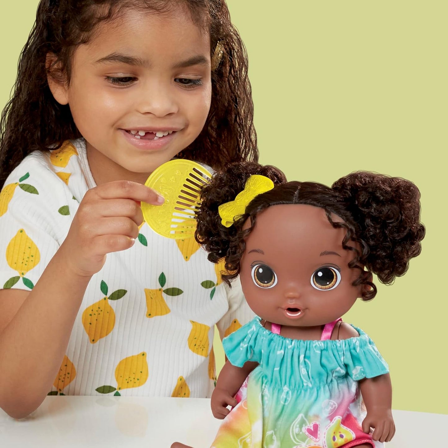 Muñeca Baby Alive Fruity Sips, lima, juego de muñeca exprimidora, bebidas y salsas, juguete para niños a partir de 3 años, pelo negro