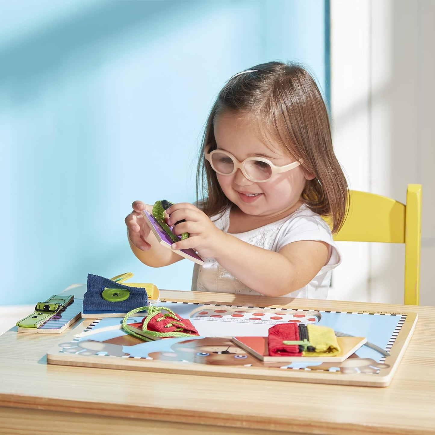 ¡Las pistas de Melissa y Doug Blue y tú! Tablero de actividades de madera con tarjetas de consejos | Paquete de tablero de actividades para niños | Juego de desarrollo | 3+ | Regalos para niño o niña