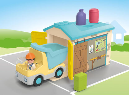 Playmobil 71686 JUNIOR: Caminhão com garagem de classificação, brinquedo educativo, feito com mais de 90% de plástico à base de plantas, dramatização divertida e imaginativa, conjunto de brinquedos adequado para crianças de 1 ano ou mais