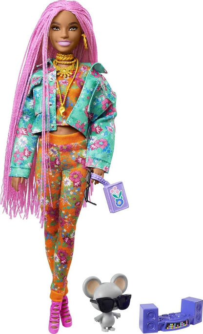 Barbie Boneca Extra nº 10 em jaqueta com estampa floral e conjunto de corrida com animal de estimação DJ Mouse, tranças rosa extralongas, roupa e acessórios em camadas, presente para crianças de 3 anos ou mais