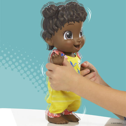 Baby Alive Baby Gotta Bounce Boneca, roupa de canguru, salta com mais de 25 efeitos sonoros e risadinhas, bebe e molha, brinquedo de cabelo preto para crianças a partir de 3 anos