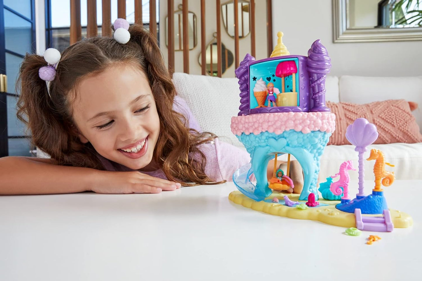 Polly Pocket Conjunto de brinquedos Rainbow Funland Mermaid Cove Ride, bonecas Polly e sereia, 15 acessórios, recurso de dispensador para surpresas