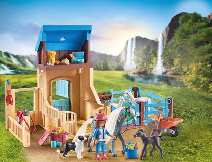 Playmobil 71353 Horses of Waterfall Horse Stall com Amelia e Whisper, aventuras no pitoresco Waterfall Ranch, encenação divertida e imaginativa, conjuntos de jogos sustentáveis adequados para crianças a partir de 5 anos