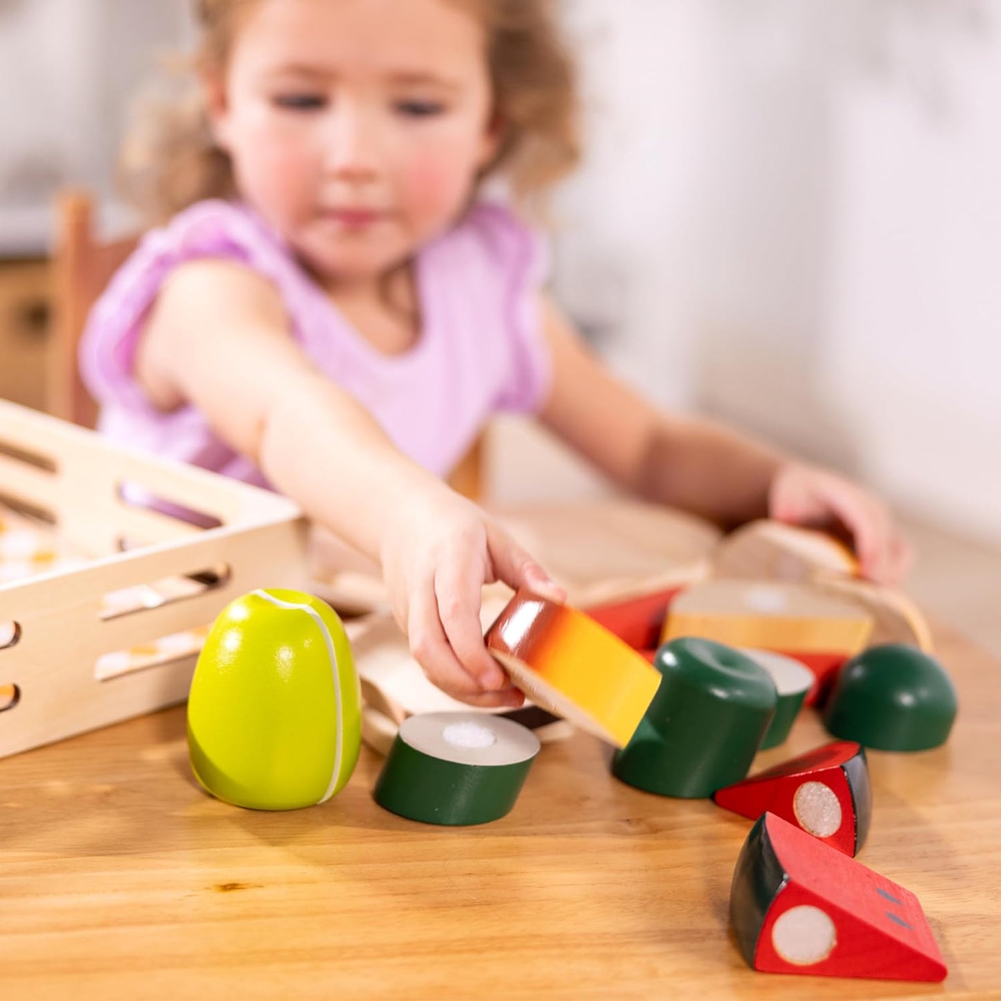 Melissa & Doug Corte de madeira Brincar Comida Brinquedos de comida de madeira Brinquedo Comida Brincar Comida Acessórios de cozinha 3+ Presente para menino de 3 anos, presente para menina de 3 anos