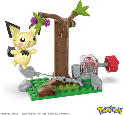 Mega Conjunto de brinquedos de construção de bonecos de ação Pokémon, Pichu's Forest Forage com 84 peças, movimento e 1 personagem articulado e montável, HPB59