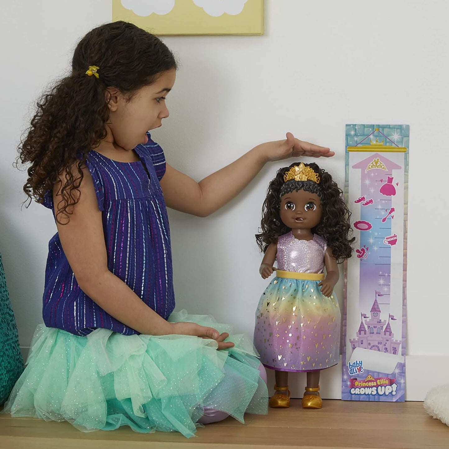 Baby Alive Princesa Ellie cresce! Boneca de cabelo preto, boneca interativa com acessórios, bonecas falantes, brinquedos para meninas e meninos de 3 anos e mais, 18 polegadas