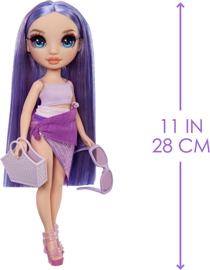 Rainbow High Swim & Style – Violeta (roxo) – Boneca de 28 cm com envoltório cintilante para estilizar mais de 10 maneiras – Maiô removível, sandálias, acessórios divertidos para brincar – Brinquedo infantil – Ótimo para idades de 4 a 12 anos