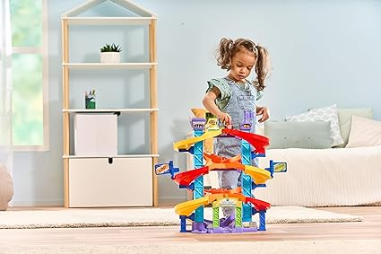 VTech Toot-Toot Drivers Criss-Cross Raceway, juego de coches de juguete con 2 vehículos incluidos, 3 zonas de choque emocionantes, canciones y frases divertidas, juguete interactivo para niños pequeños de 12 meses, 2, 3, 4+, versión en inglés