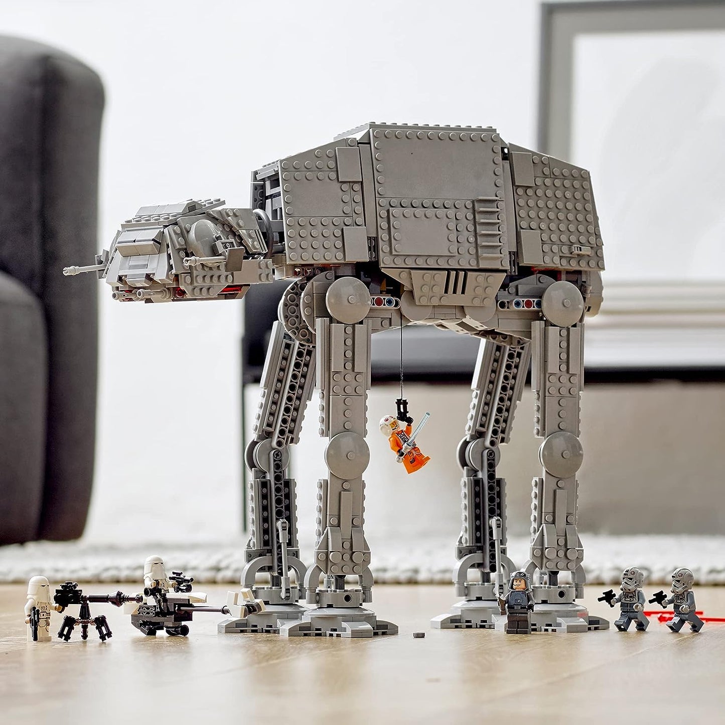 LEGO Kit de construção Star Wars AT-AT 75288, conjunto de brinquedo de construção divertido para as crianças interpretarem missões emocionantes no universo Star Wars e recriarem cenas clássicas da trilogia Star Wars (1.267 peças)