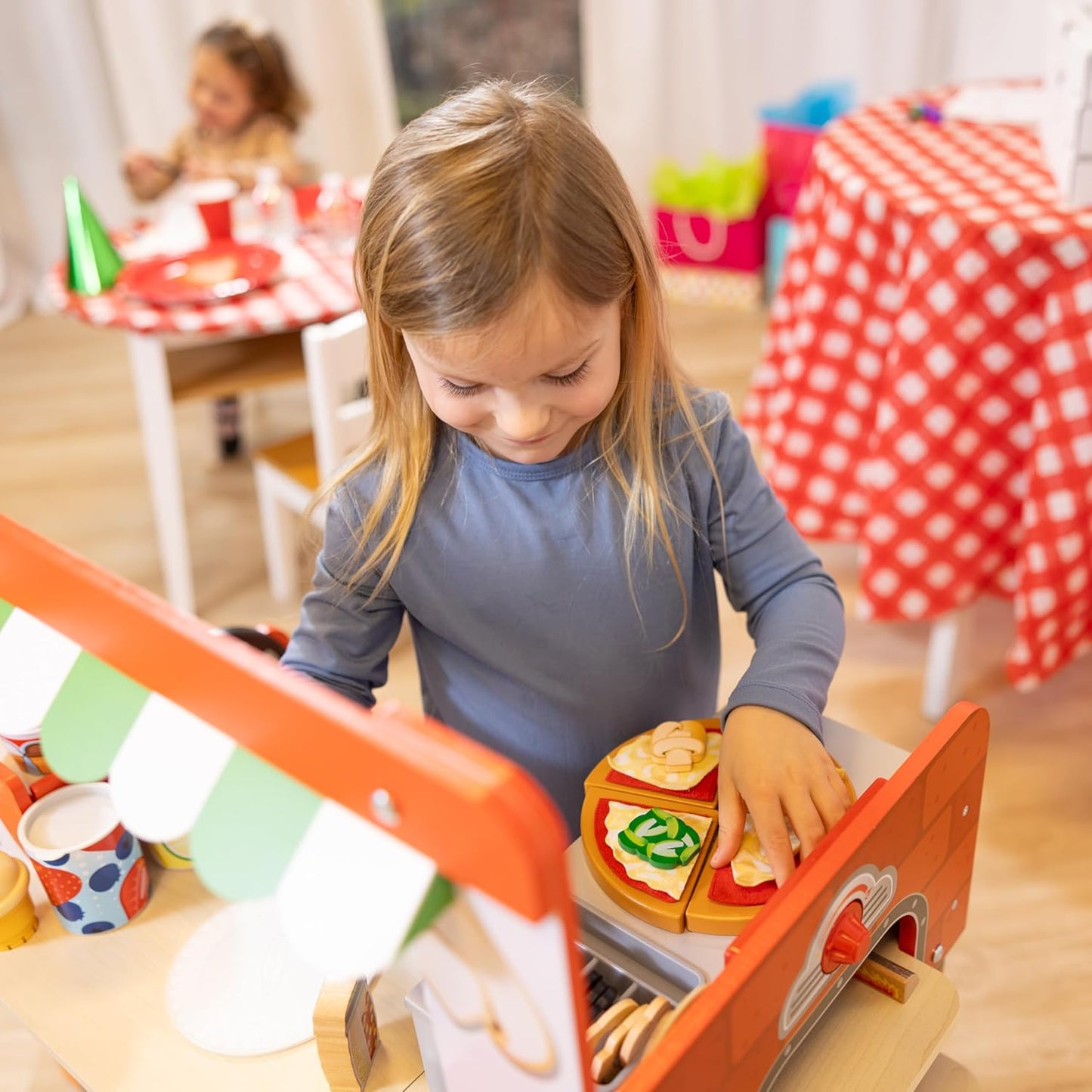 Melissa & Doug Centro de atividades Wooden Pizza Food Truck com Play Food, para meninos e meninas 3+