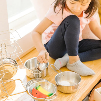 Melissa & Doug Conjunto de panelas e frigideiras infantis e acessórios de cozinha para crianças brincam de cozinha e brinquedos para comida | Playset de cozinha para crianças, acessórios de cozinha de brinquedo para meninas ou meninos