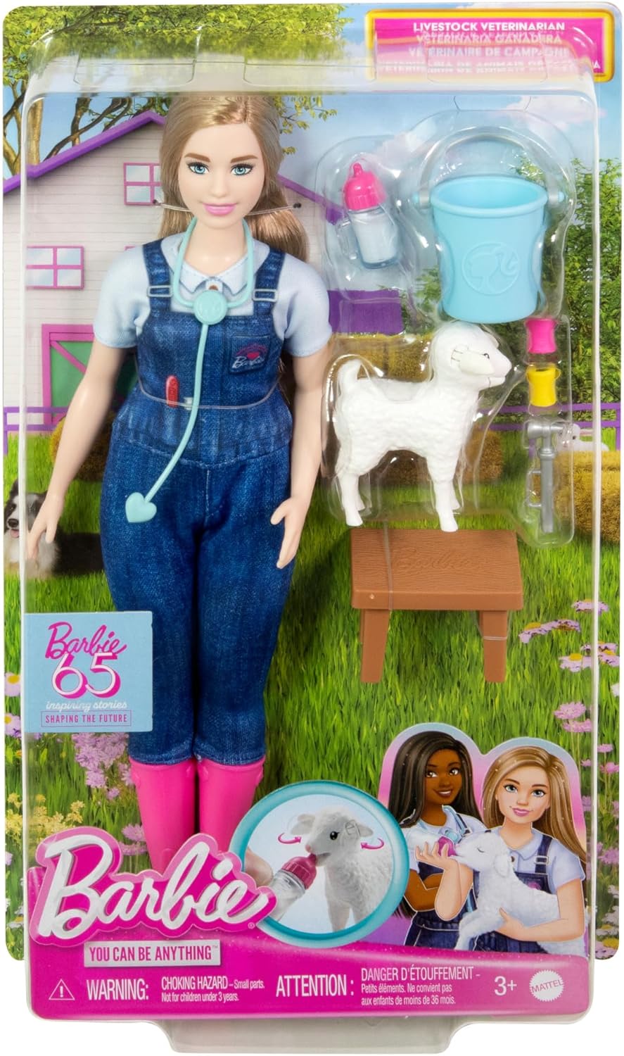 Barbie Boneca de 65º aniversário e 10 acessórios, conjunto de veterinário de fazenda com boneca veterinária loira, cordeiro com orelhas em movimento e muito mais, HRG42